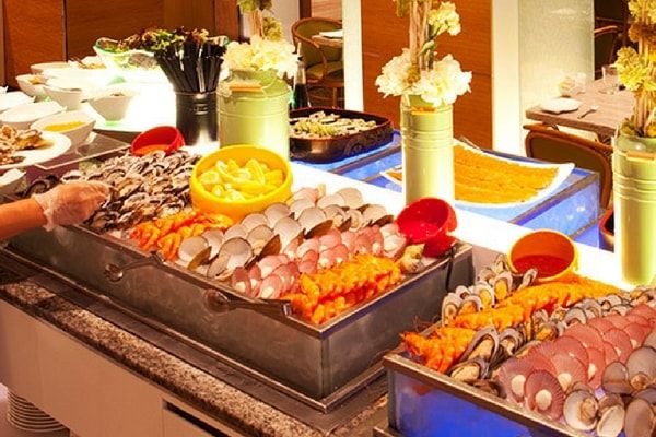 Seafood Buffet at Window on the Park, Holiday Inn Singapore Orchard City Centre - SingSaver