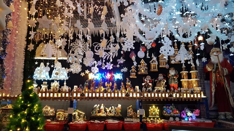 10 Places To Buy Cheap Christmas Decorations in Singapore