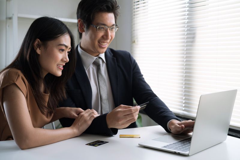 How to Start Investing in Singapore: A Beginner's Guide (2021)